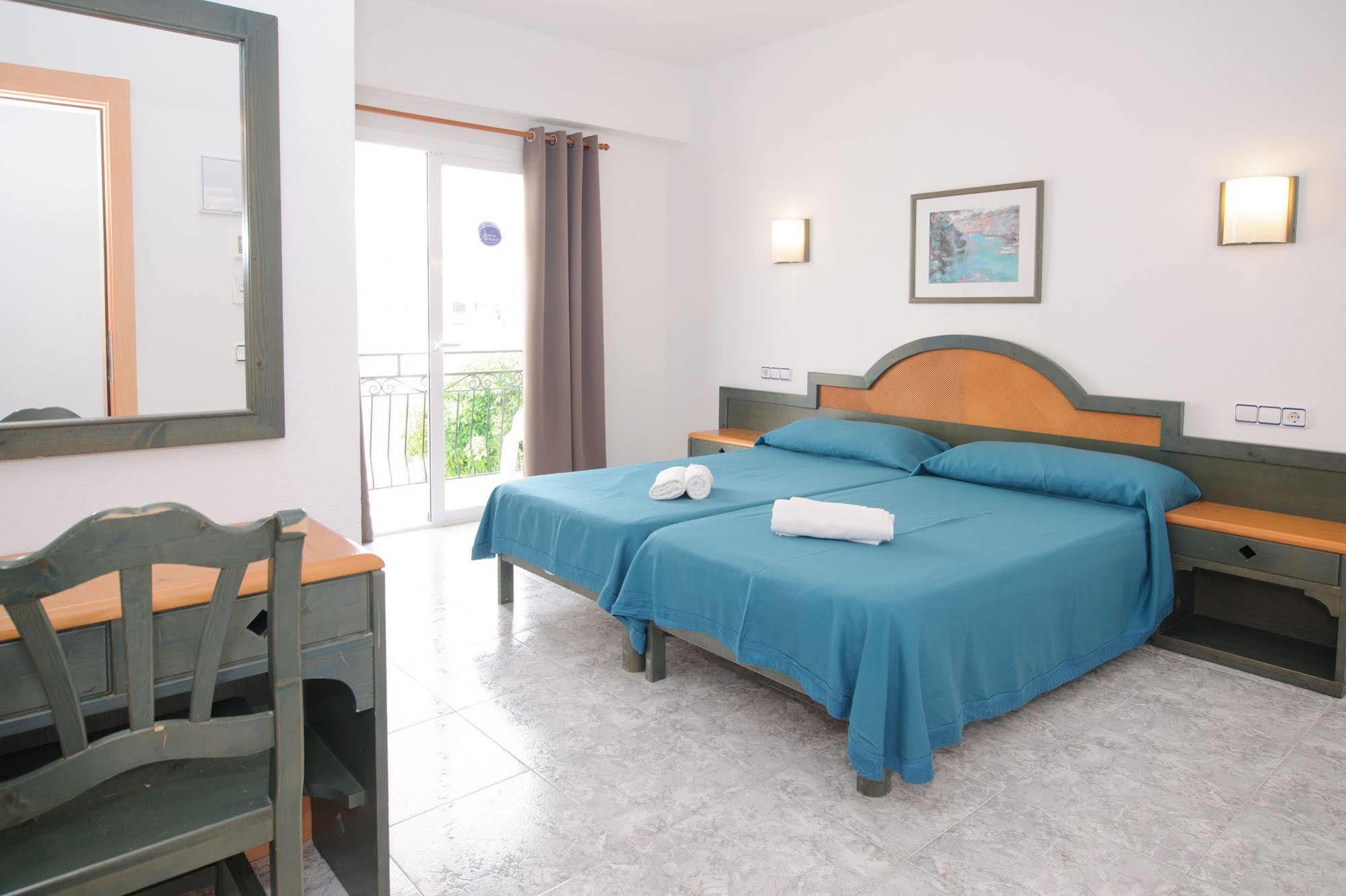 Hostal Rosalia San Antonio (Ibiza) Exterior foto